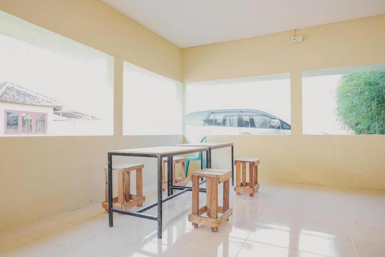 RedDoorz near RS Imanuel Lampung Hotel Bandar Lampung Exterior foto